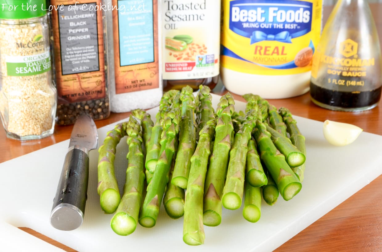 Sesame Asparagus with Soy-Garlic Aioli Sauce