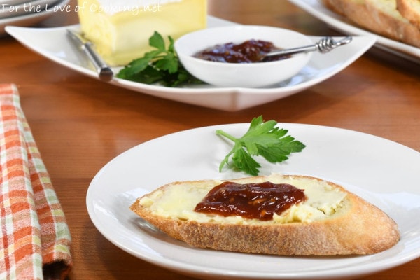 Garlic Crostini with Brie and Sweet & Spicy Tomato Jam