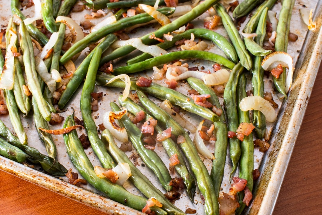 Roasted Green Beans with Bacon and Onion