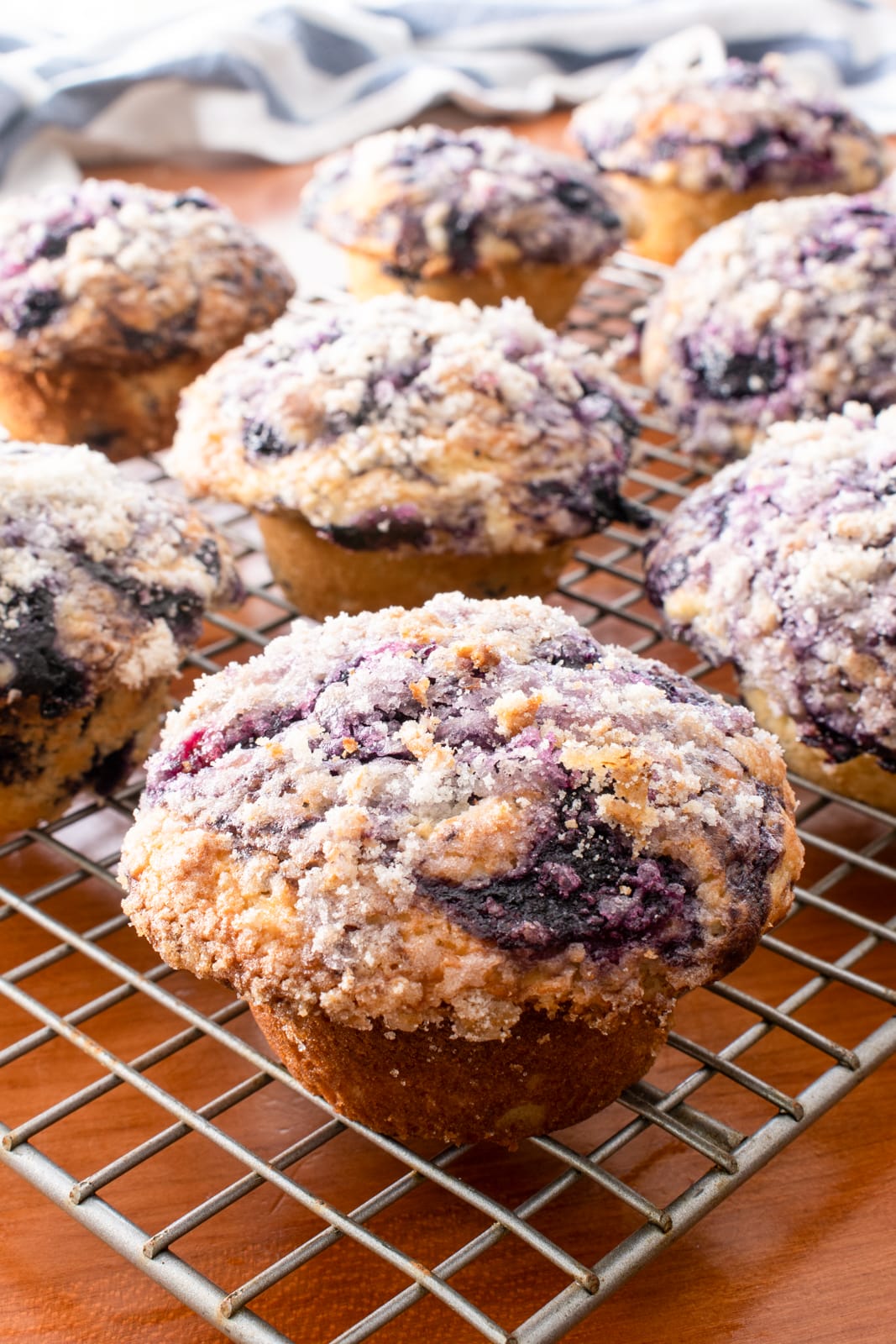 https://fortheloveofcooking-net.exactdn.com/wp-content/uploads/2020/06/Blueberry-Swirl-Muffins-5008-2.jpg?strip=all&lossy=1&quality=90&ssl=1