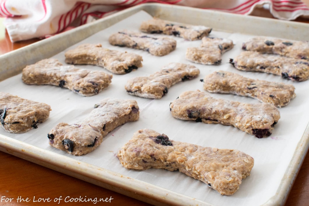Blueberry, Oat, and Peanut Butter Dog Treats
