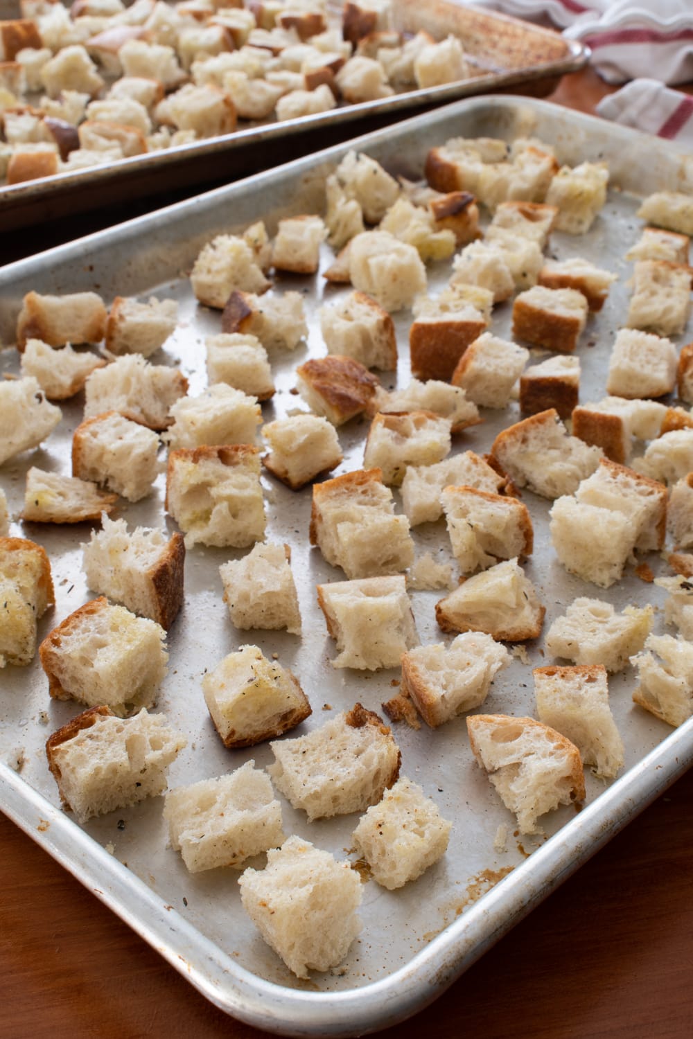 https://fortheloveofcooking-net.exactdn.com/wp-content/uploads/2021/11/Homemade-Bread-Cubes-for-Stuffing-7498-2.jpg?strip=all&lossy=1&quality=90&resize=1000%2C1500&ssl=1
