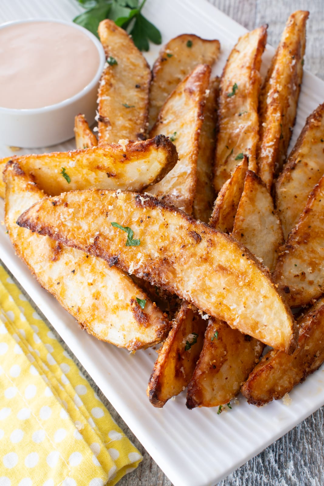 Crispy Garlic Baked Potato Wedges - Cafe Delites