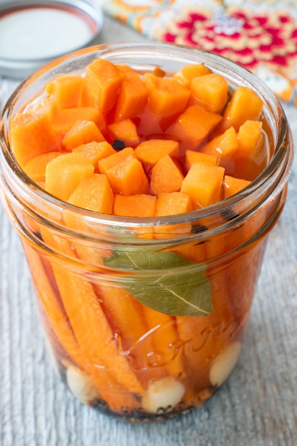 Easy Pickled Carrots